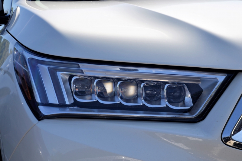 automobile-COURMES-min_acura-headlamp-2834131